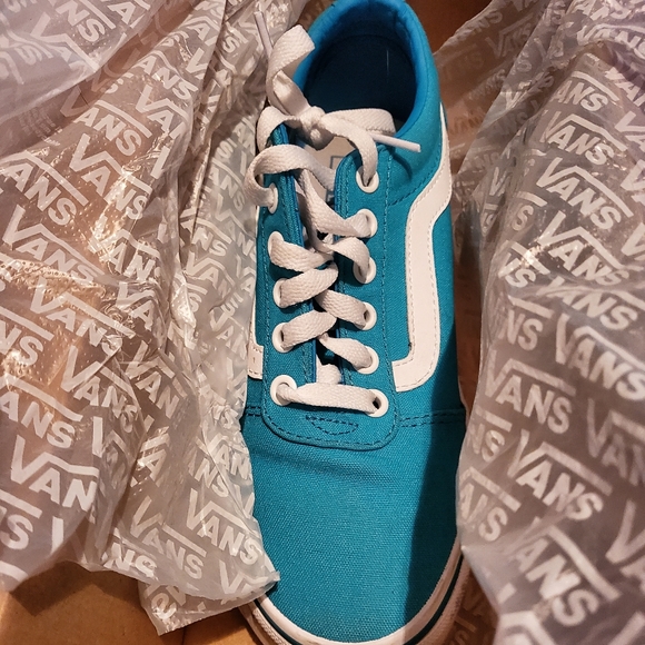 Vans - Picture 5 of 6